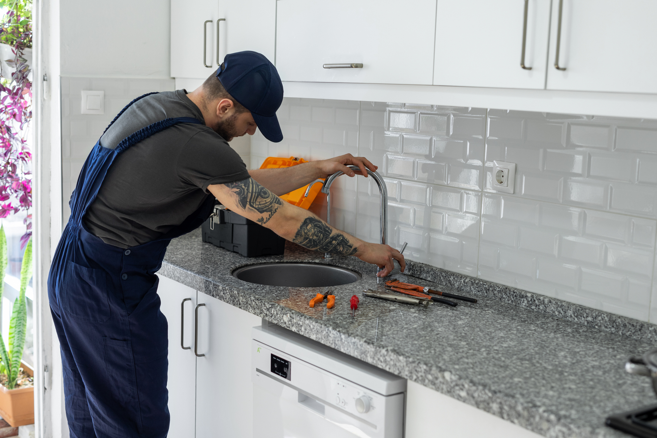 Common Signs You Need to Call a Plumber ASAP