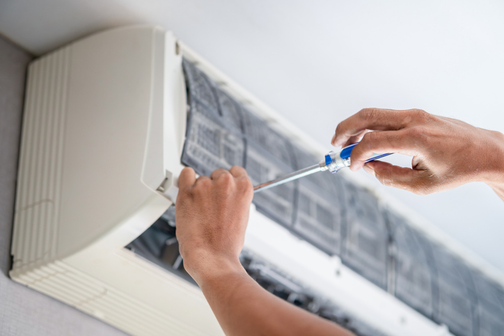 How Air Conditioning Services Prevent Costly System Breakdowns